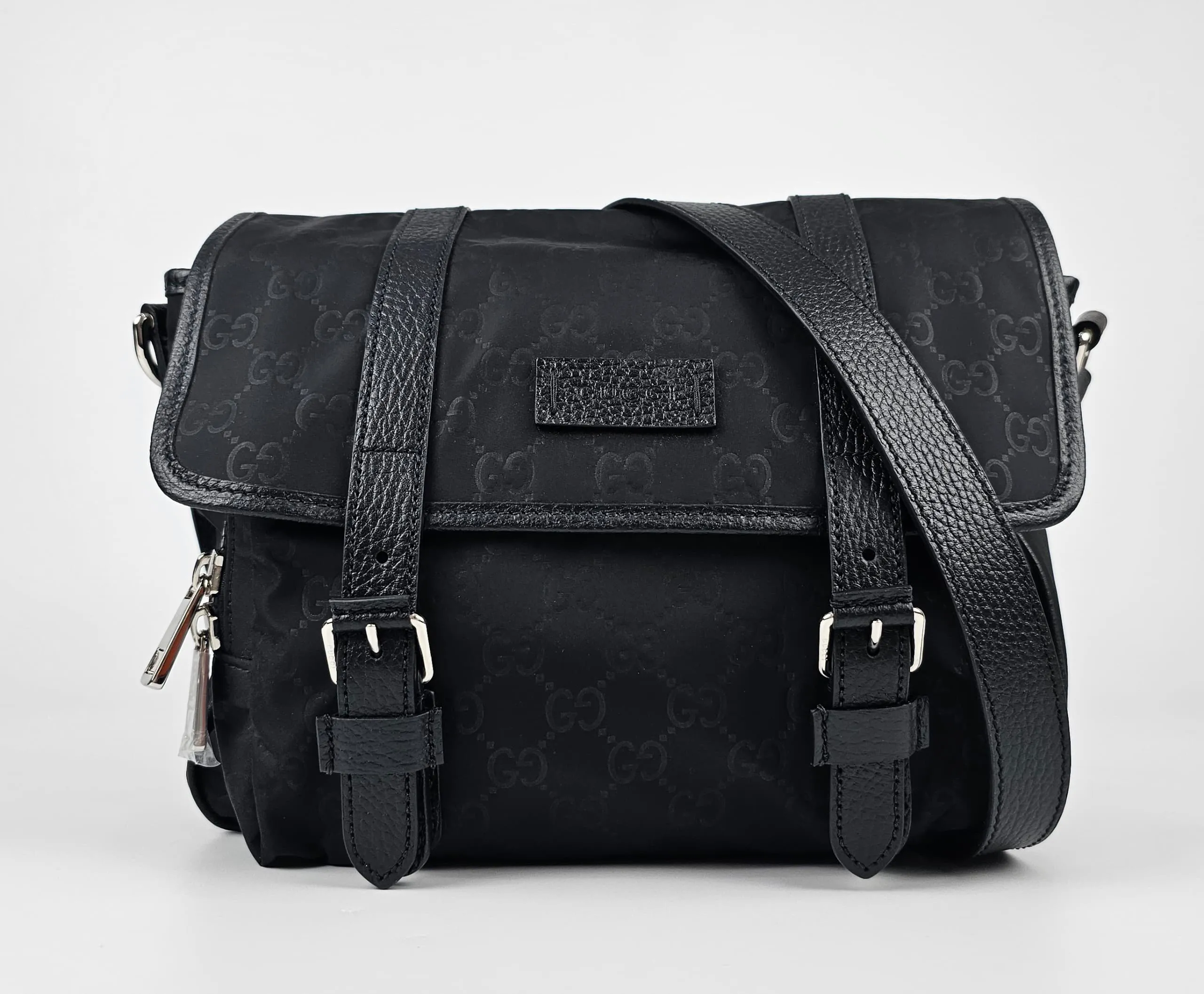 510335 GG Canvas Messenger Bag in Black