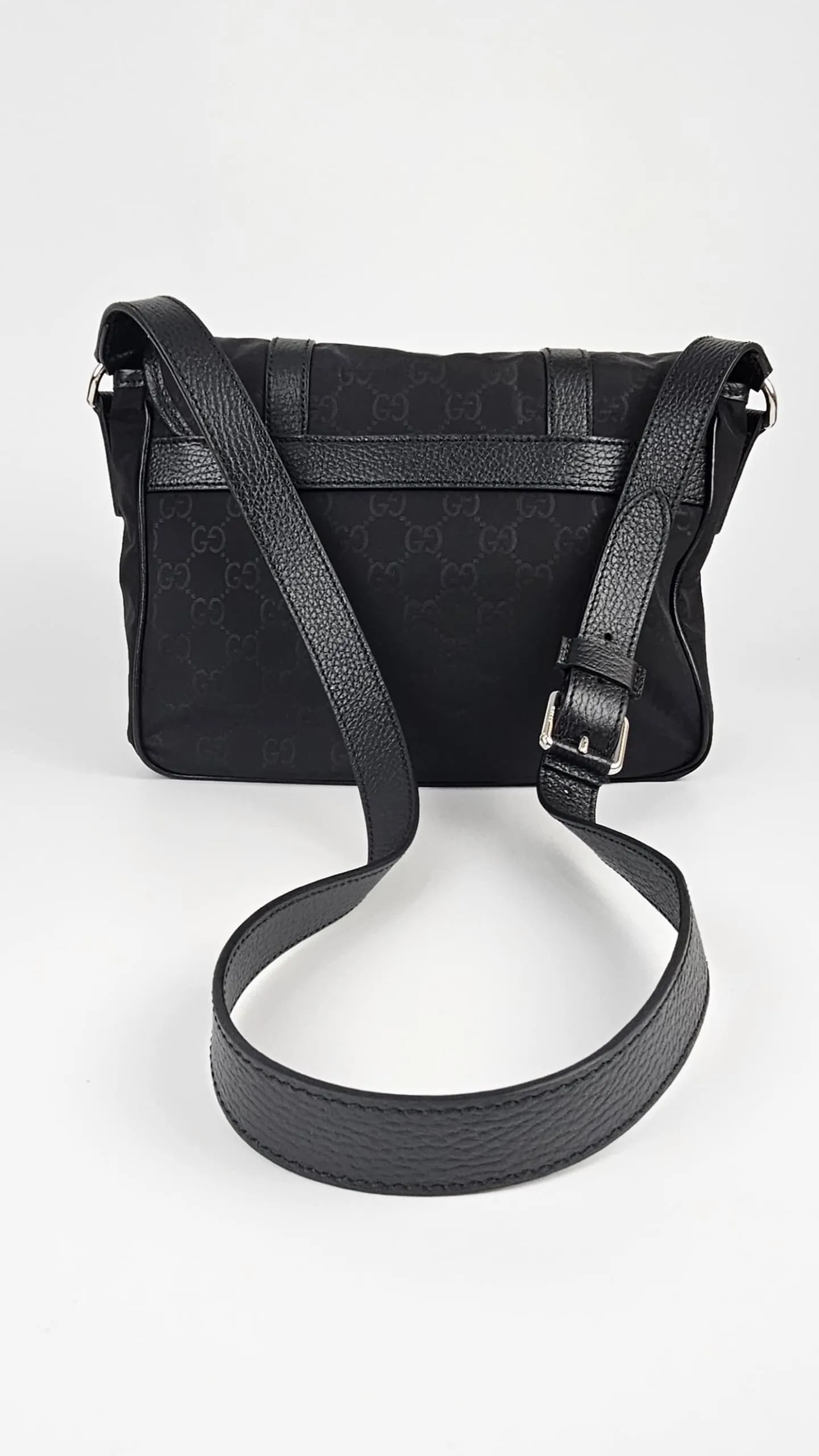 510335 GG Canvas Messenger Bag in Black