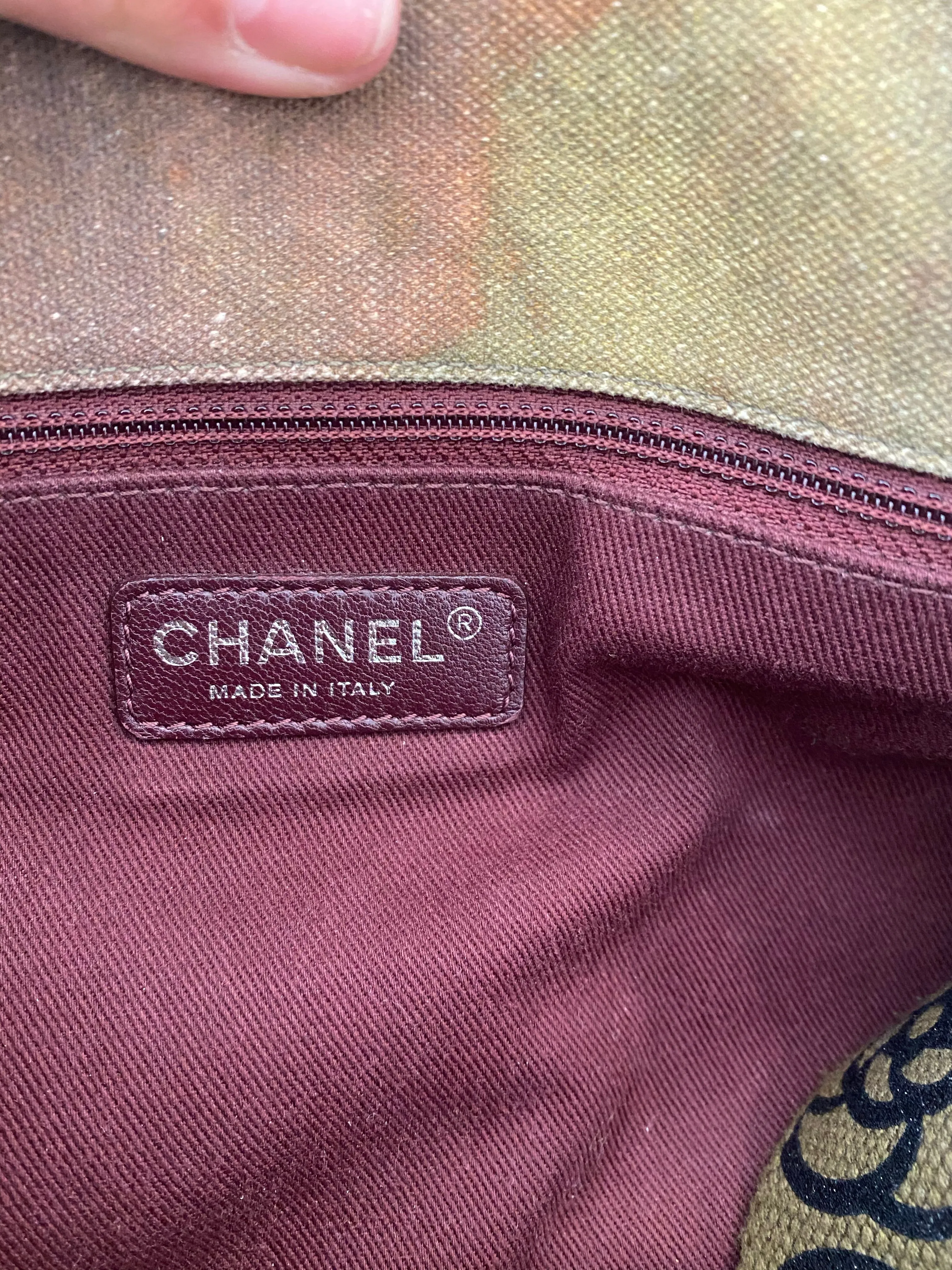 Chanel graffiti messenger