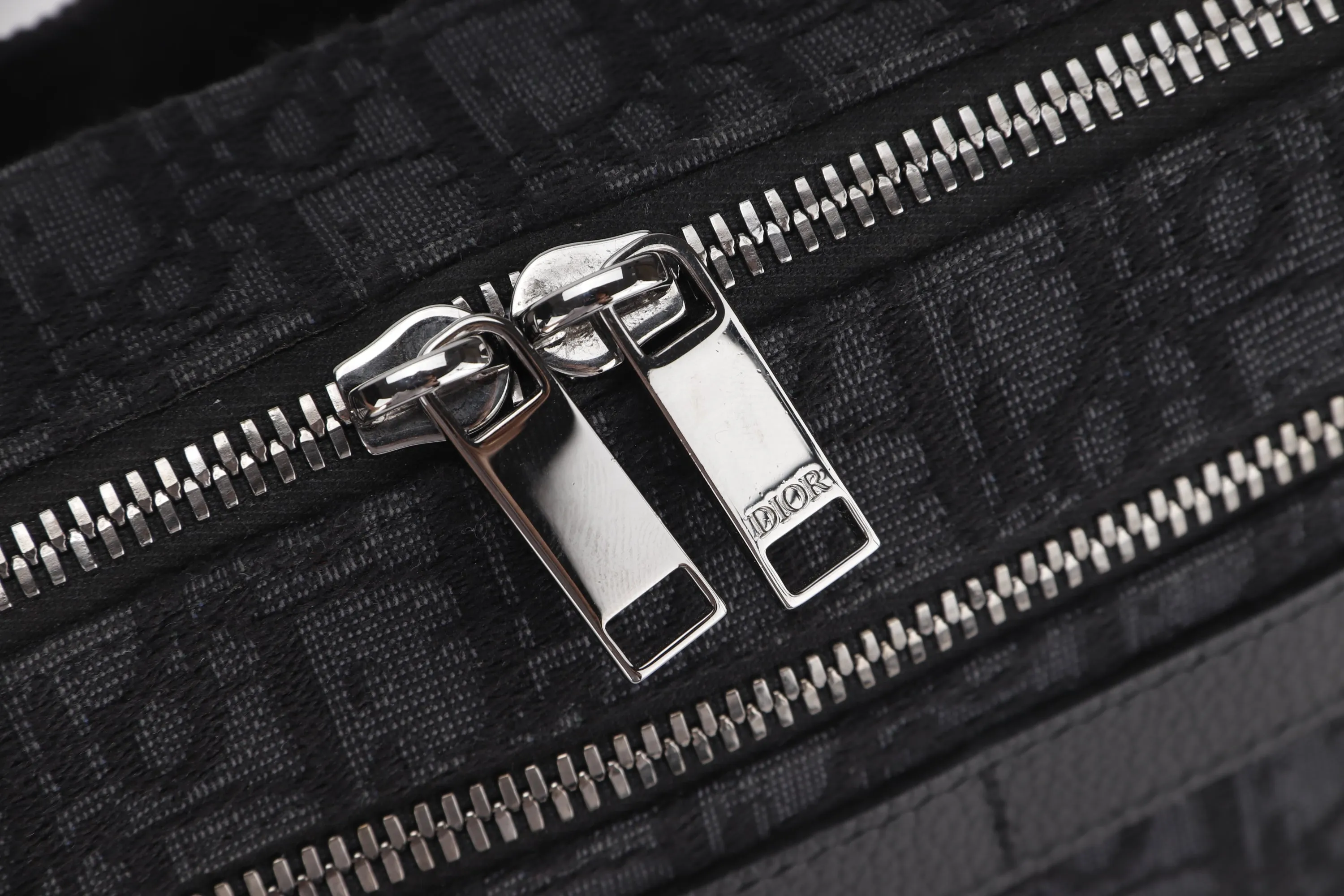 DIOR SAFARI MESSENGER (23-BO-1212) BLACK OBLIQUE JACQUARD SILVER HARDWARE, WITH STRAP, DUST COVER & BOX