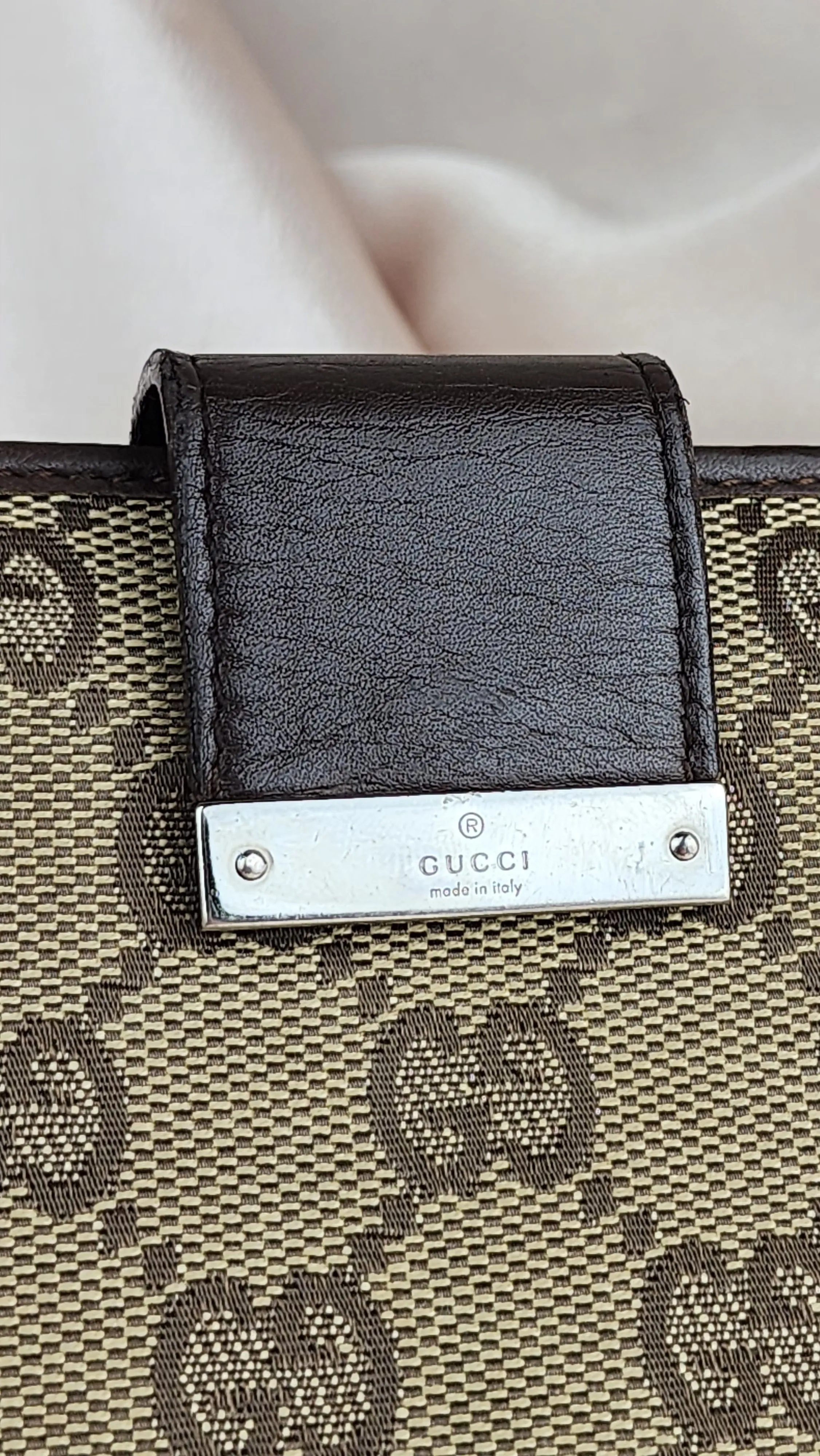 Gucci GG Long Bifold Wallet - 1005