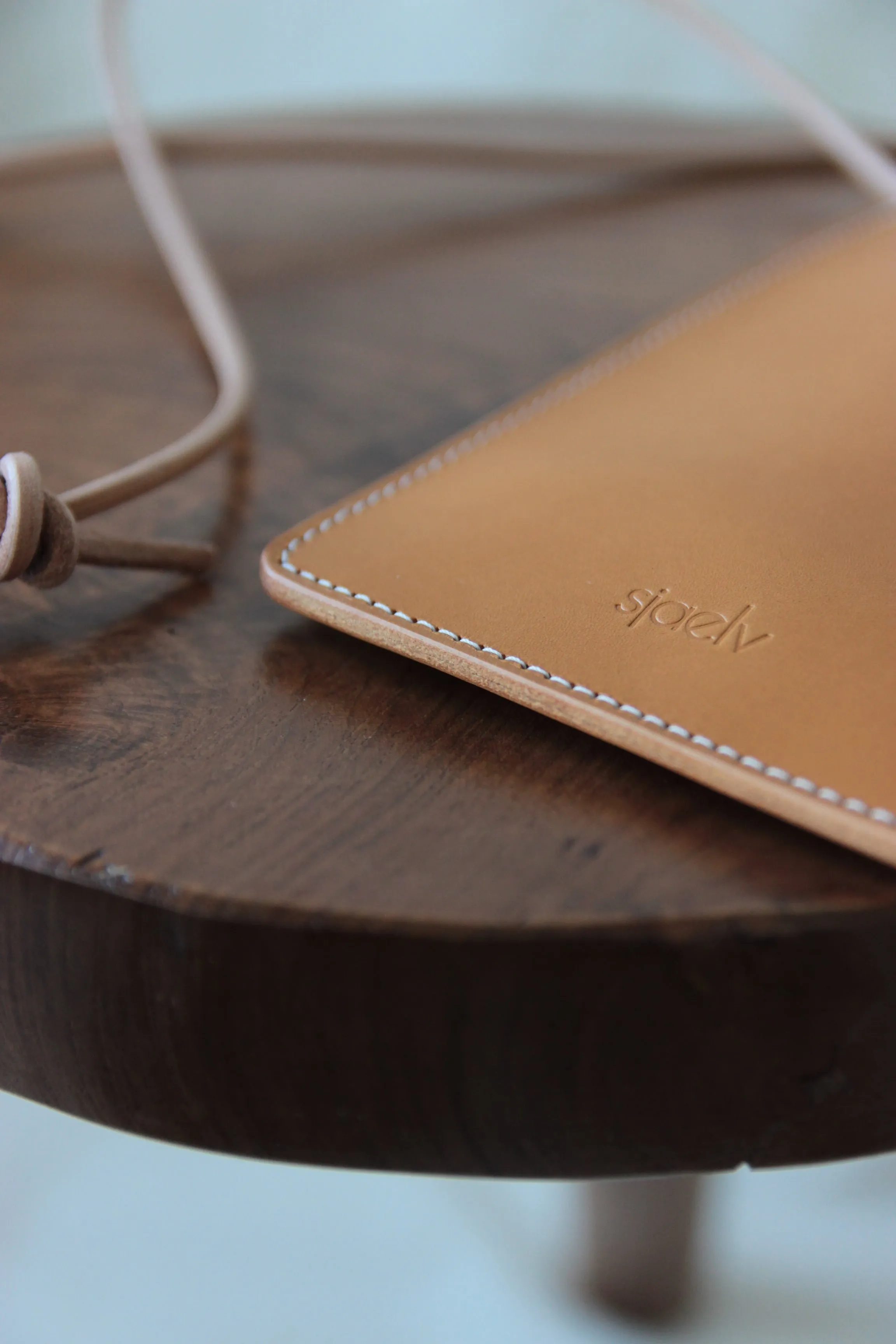 Leather phone sling natural