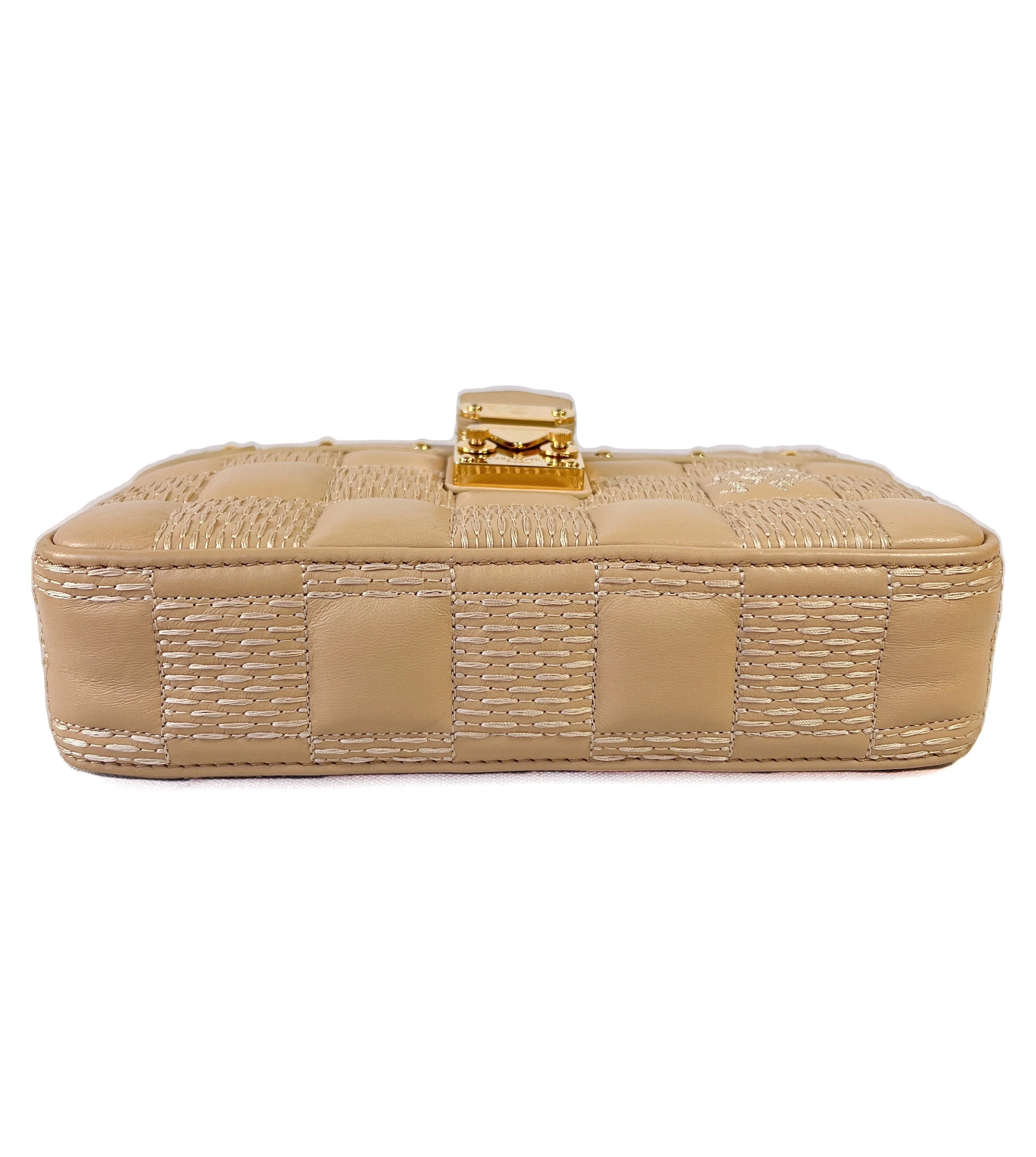 Louis Vuitton beige Troca Pochette (microchip, no date code)