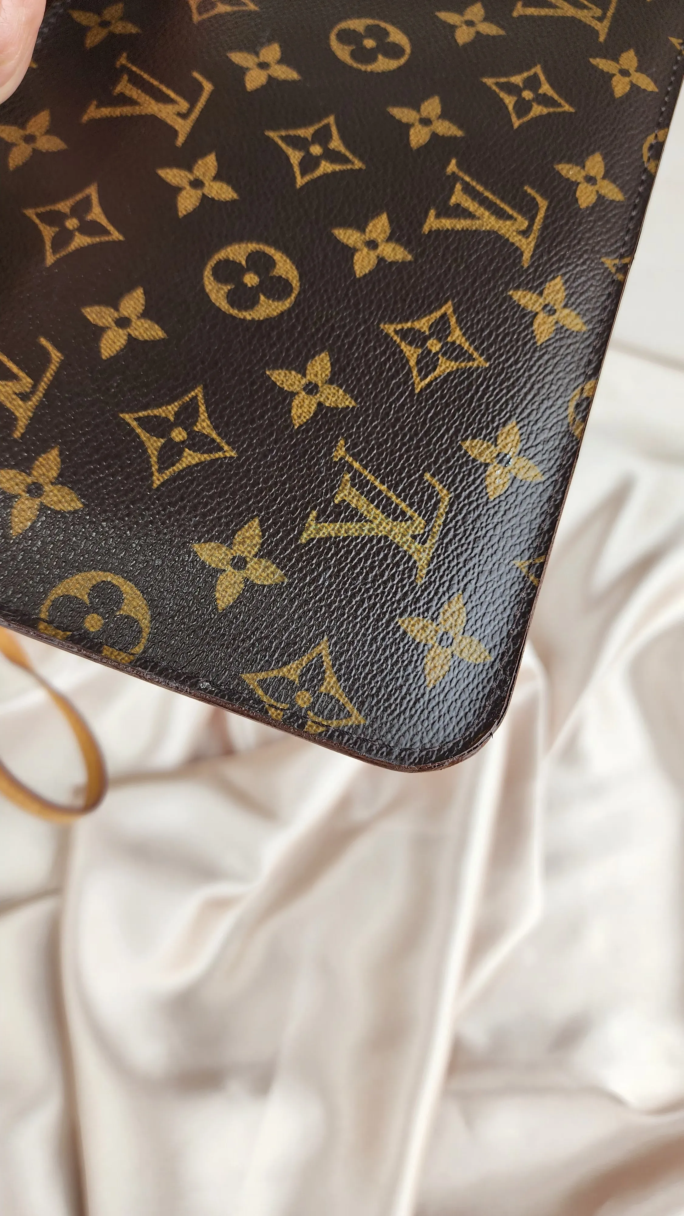 Louis Vuitton Monogram Neverfull MM Pouch - 898