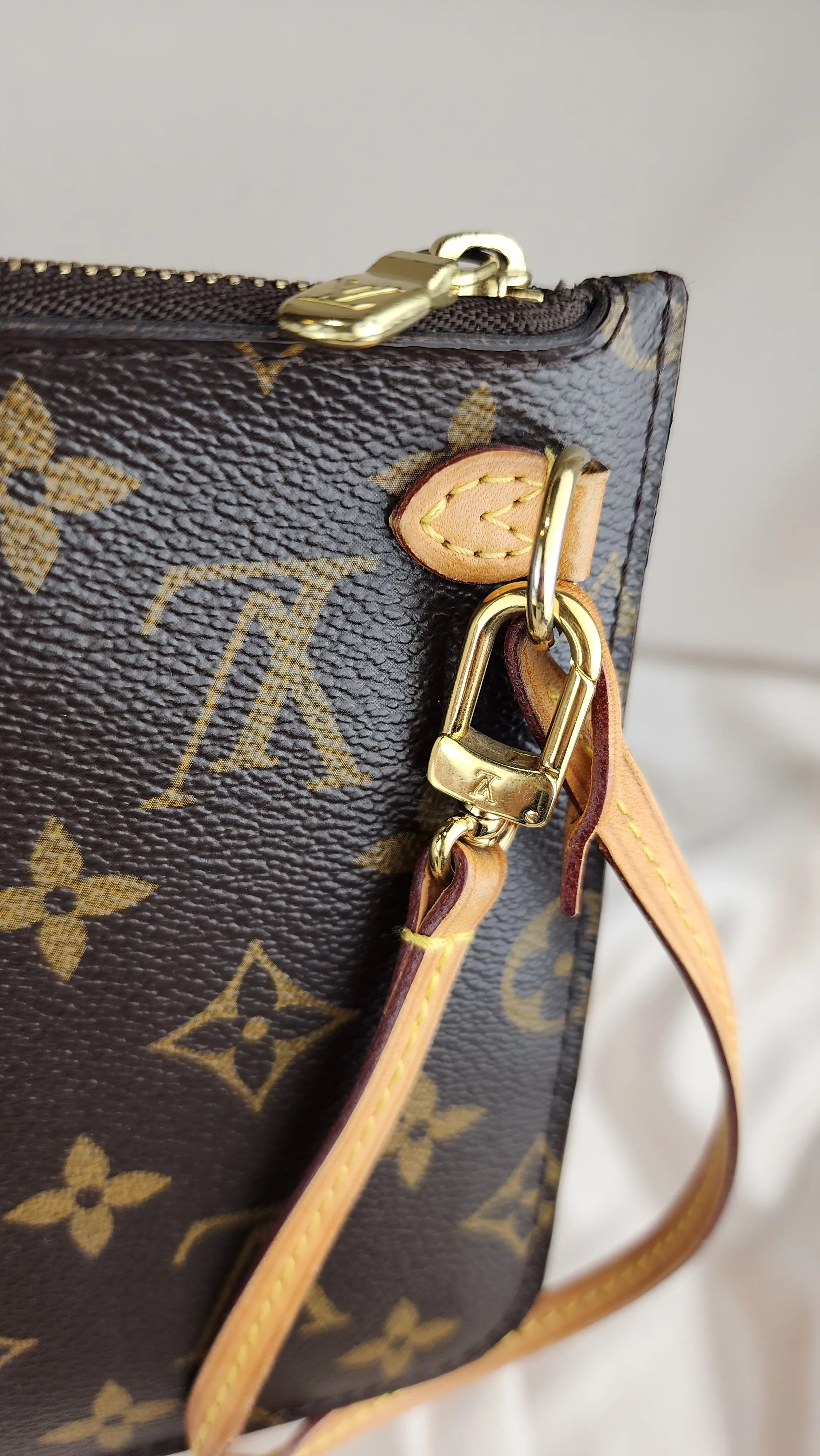 Louis Vuitton Monogram Neverfull MM Pouch - 898