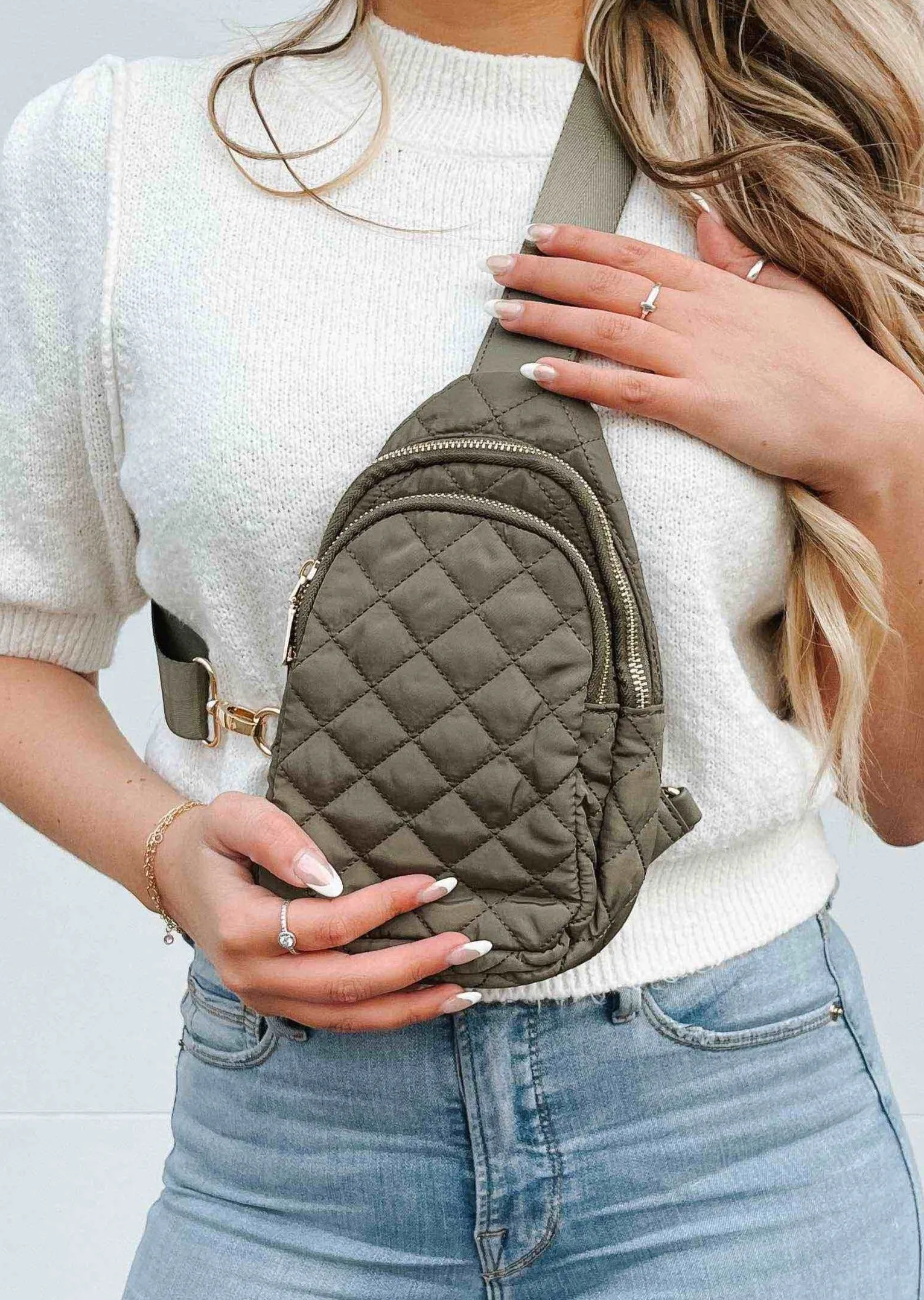 Pinelope Puffer Sling Bag in Olive