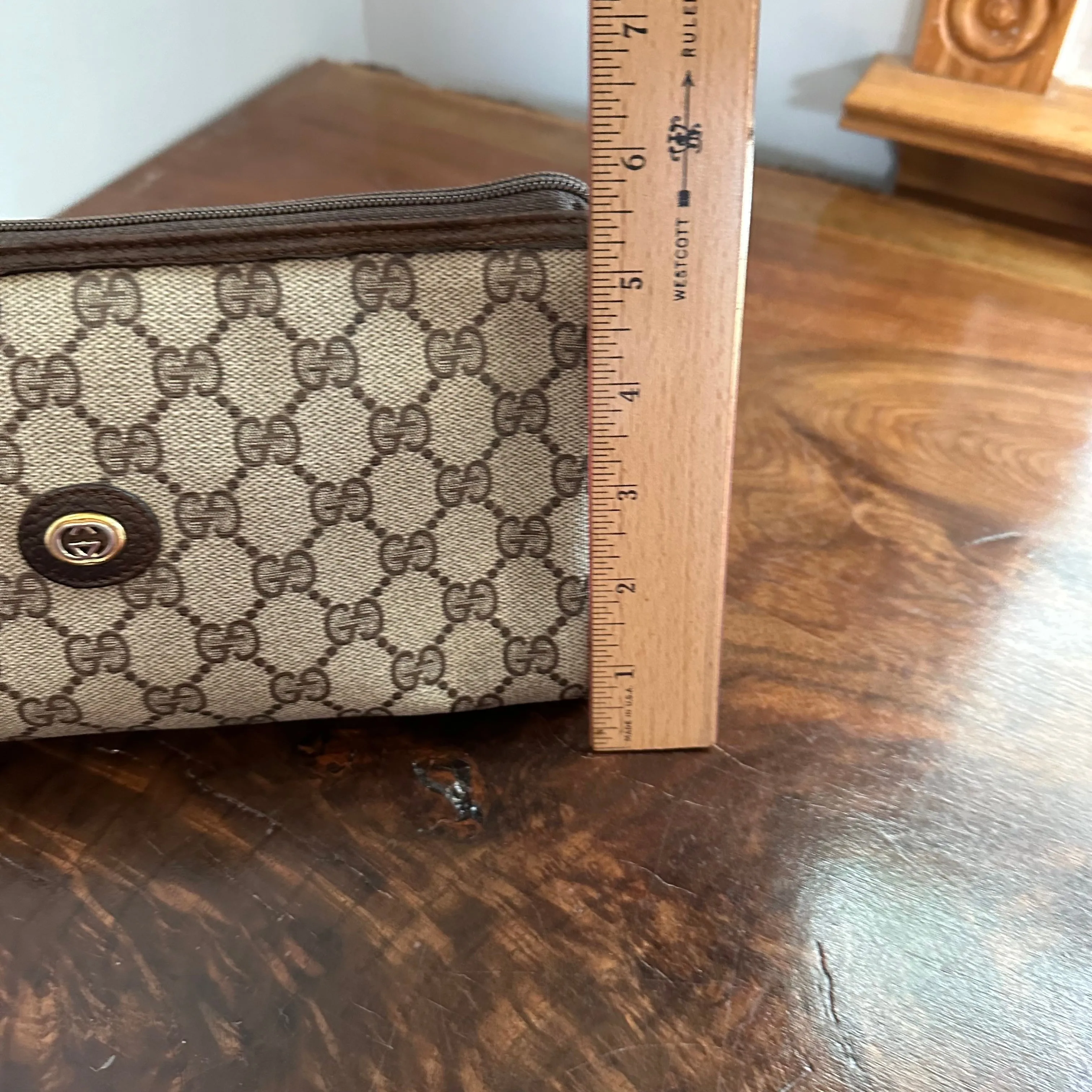 The Junco - Vintage Gucci (GG) Crossbody Bag