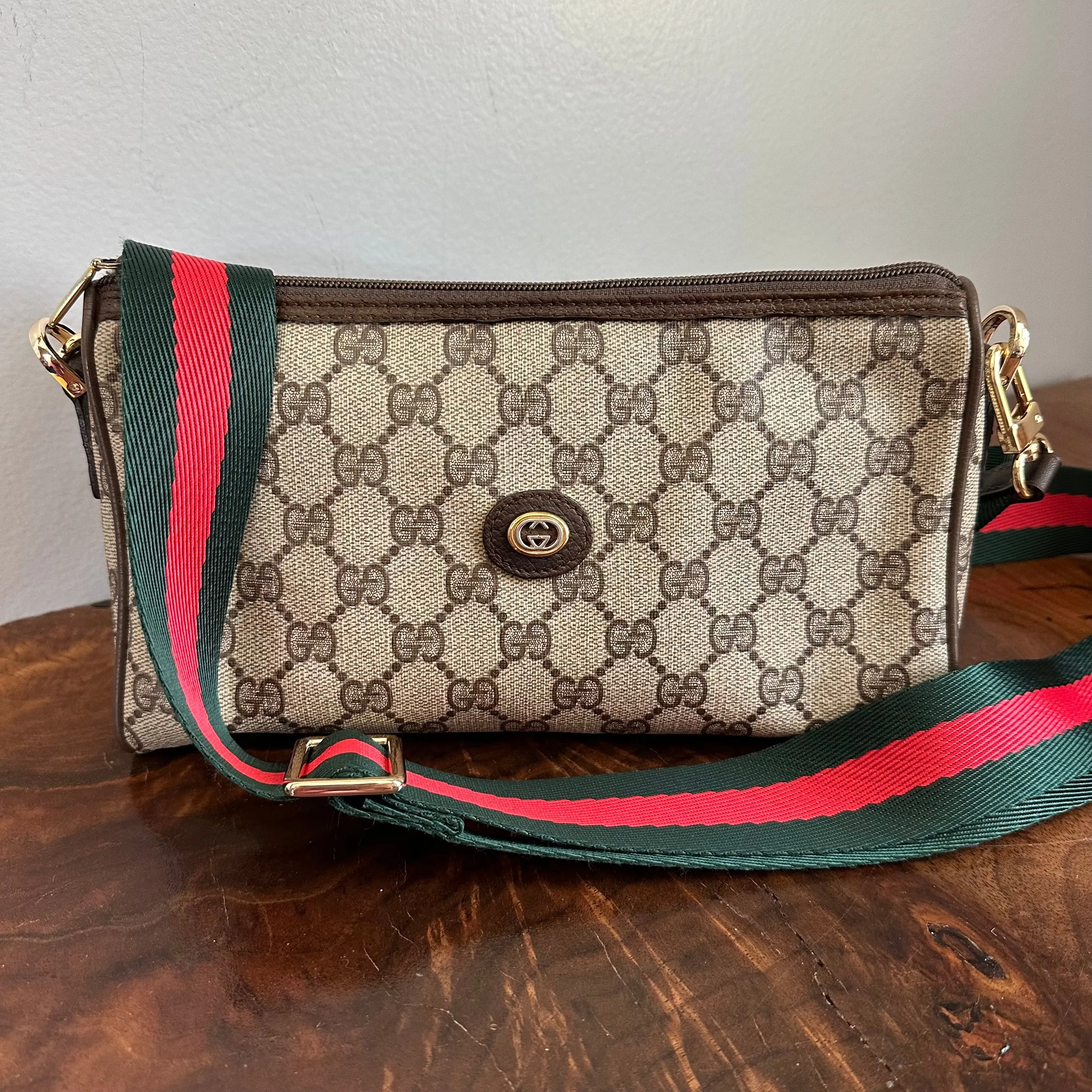 The Junco - Vintage Gucci (GG) Crossbody Bag