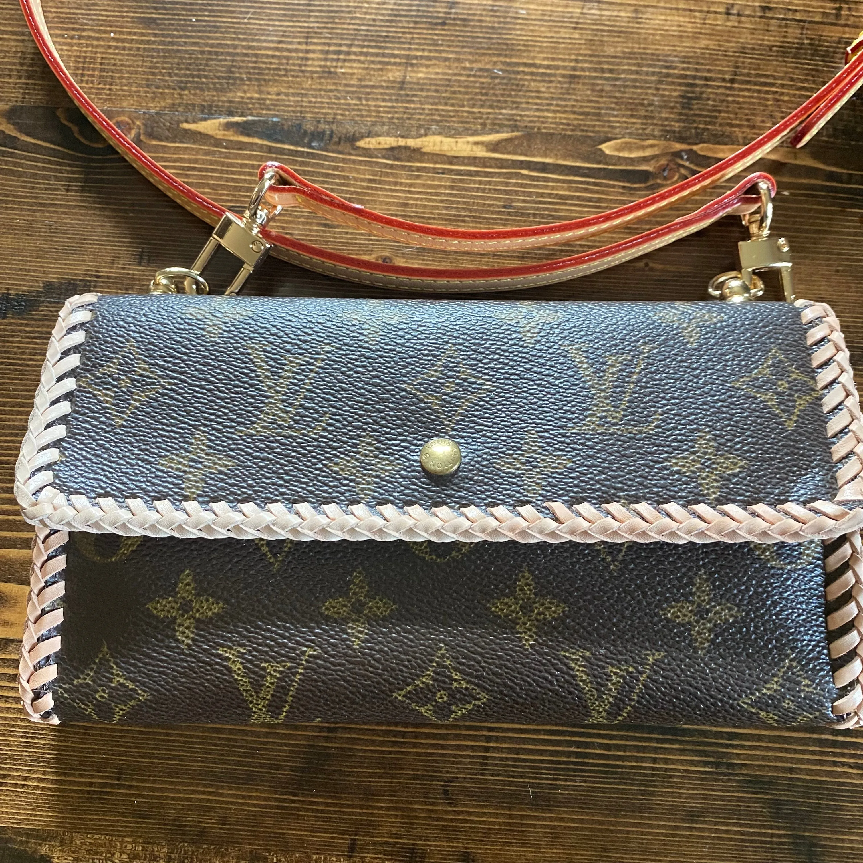 The Junco Wallet Crossbody - Vintage Monogram in Vachetta