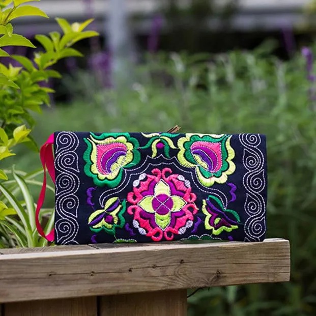 Vintage Handmade Embroidered Wrist-let Clutch Bag Purse